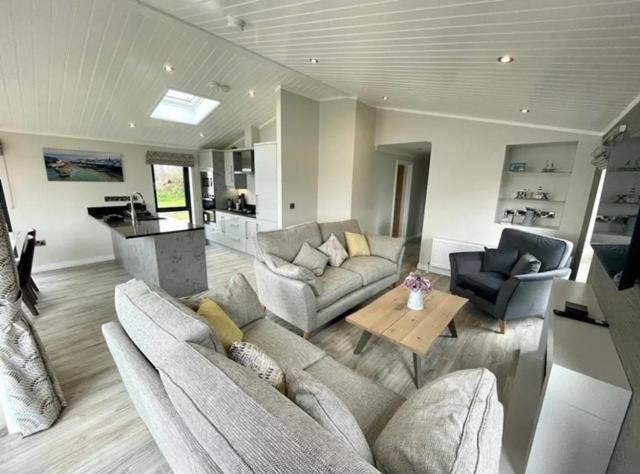*Luxury Holiday Home With Hot Tub Close To Beach* Penally المظهر الخارجي الصورة