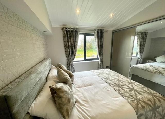 *Luxury Holiday Home With Hot Tub Close To Beach* Penally المظهر الخارجي الصورة