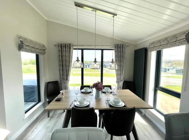 *Luxury Holiday Home With Hot Tub Close To Beach* Penally المظهر الخارجي الصورة