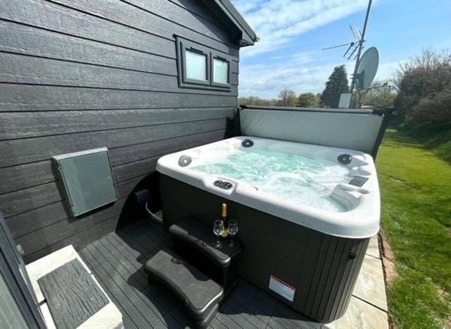 *Luxury Holiday Home With Hot Tub Close To Beach* Penally المظهر الخارجي الصورة