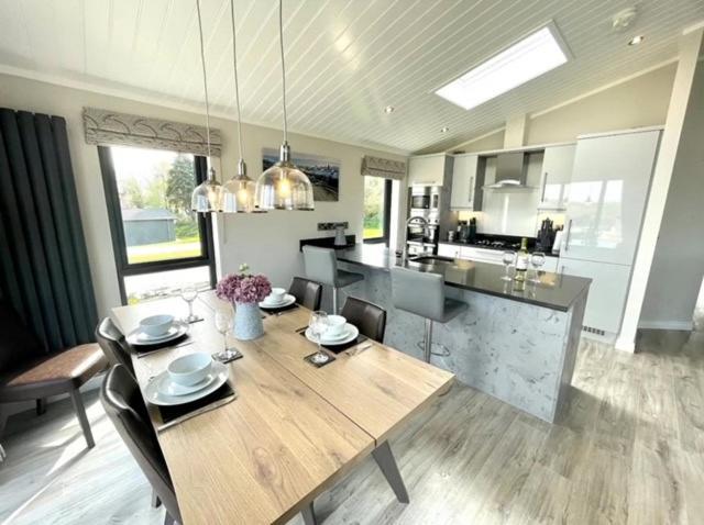 *Luxury Holiday Home With Hot Tub Close To Beach* Penally المظهر الخارجي الصورة
